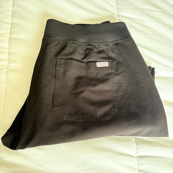 Figs scrub bottoms - Picture 2 of 4